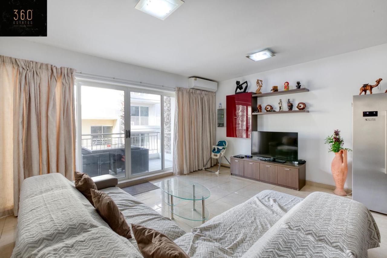 Charming Home Meters From The Seafront With Terrace By 360 Estates เซนต์พอลส์เบย์ ภายนอก รูปภาพ