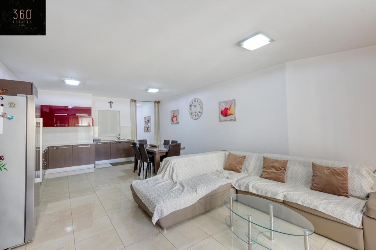 Charming Home Meters From The Seafront With Terrace By 360 Estates เซนต์พอลส์เบย์ ภายนอก รูปภาพ