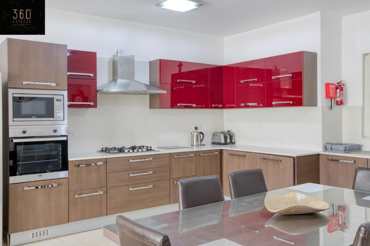 Charming Home Meters From The Seafront With Terrace By 360 Estates เซนต์พอลส์เบย์ ภายนอก รูปภาพ